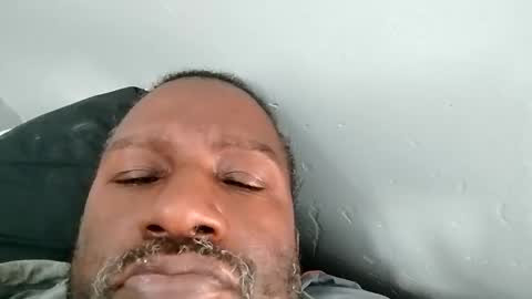 Snapshot of bi582945 chatting on 11.02.25 bi582945 online show from 11.02.25