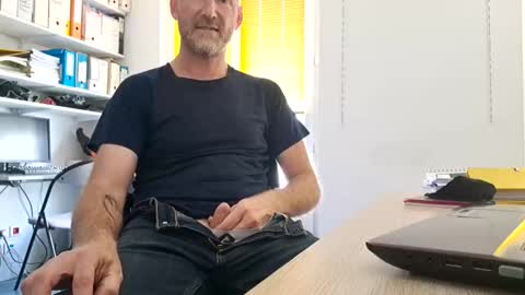 My name is David and if you like public exhibitions you wont be disappointed with me LoL - My favorite vibes is 44  online show from 05.15.26