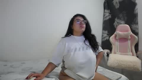 Bianca Tuesday to Sunday from 2am to 6am UTC-5 online show from 10.01.25