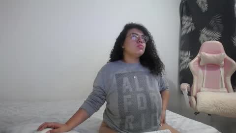 Bianca Tuesday to Sunday from 2am to 6am UTC-5 online show from 11.18.25