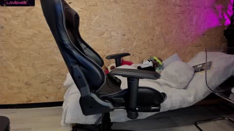 Biancastrong.. IGThebiancastrong online show from 02.04.25