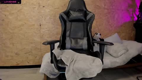 Biancastrong.. IGThebiancastrong online show from 02.12.25