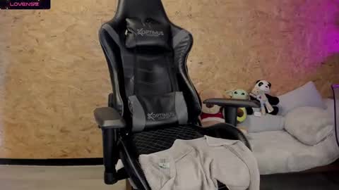 Biancastrong.. IGThebiancastrong online show from 02.13.25