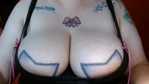 Snapshot of bianka_star_ chatting on 02.18.25 bianca online show from 02.18.25