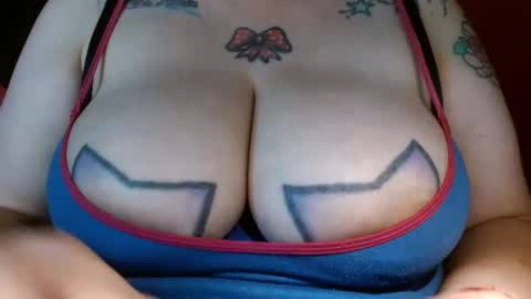 Snapshot of bianka_star_ chatting on 03.11.25 bianca online show from 03.11.25