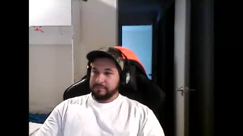 Snapshot of big_latin_boy_full_cum chatting on 10.24.25 latinBoyHuge online show from 10.24.25