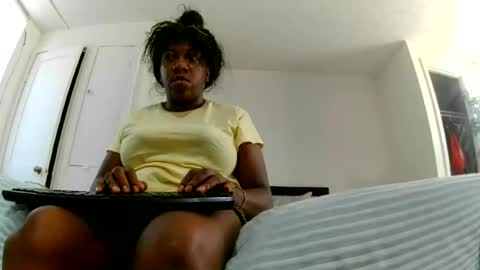 Snapshot of bigboobs_bouncin chatting on 07.23.26 Ashley online show from 07.23.26