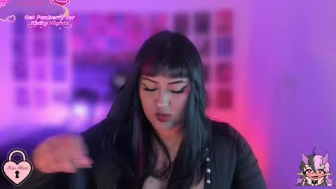 Snapshot of bigboobs_cloe chatting on 11.24.25 bigboobs cloe online show from 11.24.25