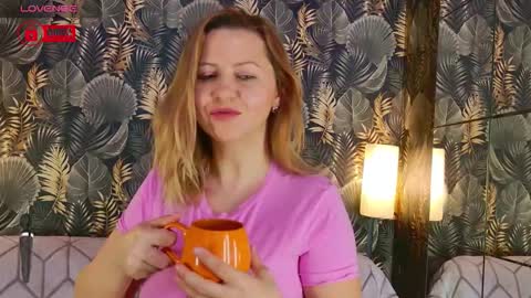 Snapshot of bigboobsarri chatting on 02.27.26 BigBoobsArri online show from 02.27.26