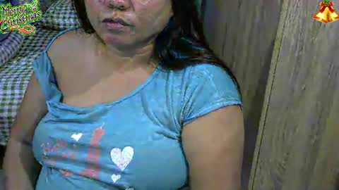 Snapshot of bigboobslyn chatting on 11.18.25 bigboobslyn online show from 11.18.25