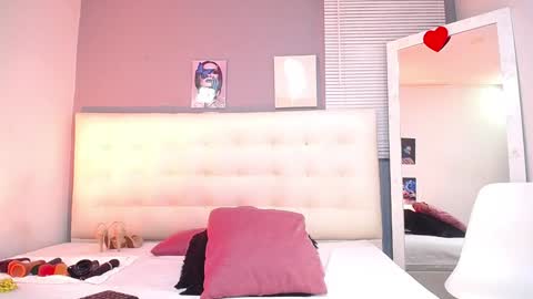 Mia online show from 12.07.24