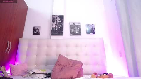 Mia online show from 03.07.25