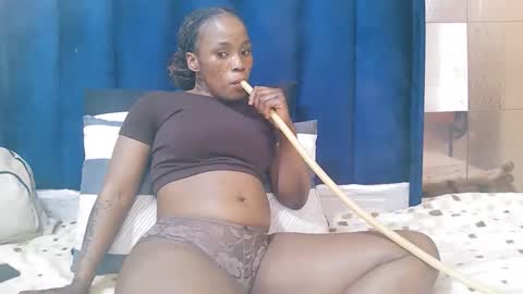 Snapshot of bigbootymerryxx chatting on 10.11.25 bigbootymerryxx online show from 10.11.25