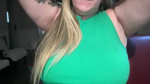 Snapshot of bigbreastsabrina chatting on 02.27.26 BIG BREAST SABRINA online show from 02.27.26