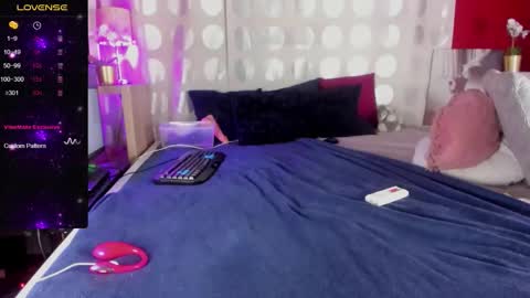 Snapshot of bigbuttmyra chatting on 04.12.26 BigButtMyra BBC RIDER QUEEN online show from 04.12.26