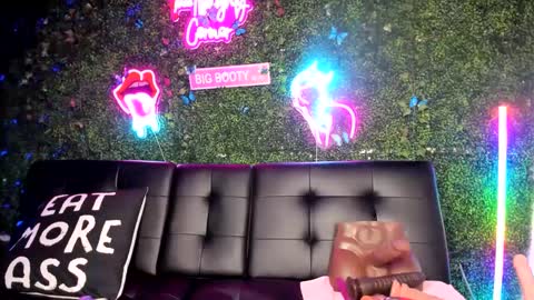 Snapshot of bigbuttsarena chatting on 12.13.24 bigbuttsarena online show from 12.13.24