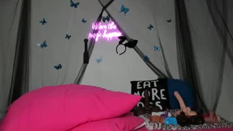 Snapshot of bigbuttsarena chatting on 01.12.25 bigbuttsarena online show from 01.12.25