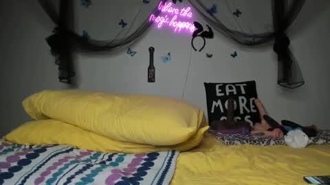 Snapshot of bigbuttsarena chatting on 02.04.25 bigbuttsarena online show from 02.04.25