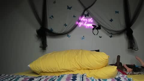 Snapshot of bigbuttsarena chatting on 02.11.25 bigbuttsarena online show from 02.11.25