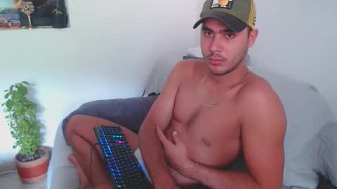Snapshot of bigcock2815 chatting on 05.11.26 Isaac online show from 05.11.26