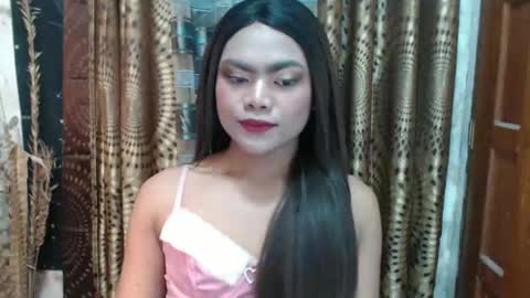 Chloe online show from 12.04.24