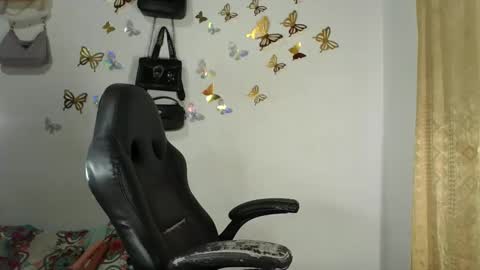 Snapshot of bigcrisblack chatting on 11.03.25 cristina online show from 11.03.25