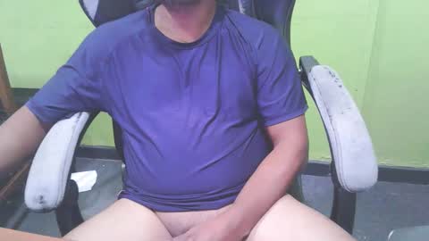 Snapshot of bigdickguyaux chatting on 01.06.26 bigdickguyaux online show from 01.06.26