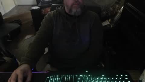 Snapshot of bighugmugg chatting on 02.01.26 bighugmugg online show from 02.01.26