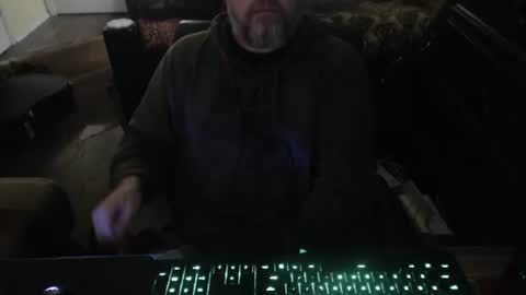 Snapshot of bighugmugg chatting on 03.11.26 bighugmugg online show from 03.11.26