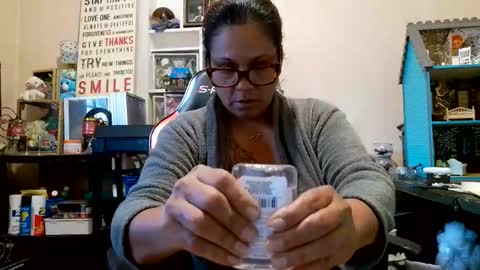 Snapshot of bigolemini chatting on 11.12.25 the Mini mami online show from 11.12.25