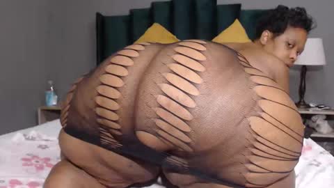 Snapshot of bigsuperbutt chatting on 01.07.26 bigsuperbutt online show from 01.07.26