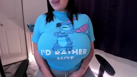 Snapshot of bigt3ti chatting on 01.11.25 Nubia online show from 01.11.25