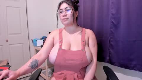 Snapshot of bigt3ti chatting on 01.17.25 Nubia online show from 01.17.25