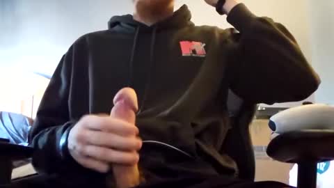 Snapshot of bigwhited2115 chatting on 12.25.24 Onlyfans redheadedwhitedick online show from 12.25.24