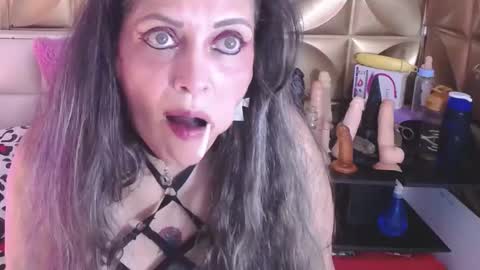 Snapshot of biky_hot chatting on 01.21.25 Biky Hot online show from 01.21.25