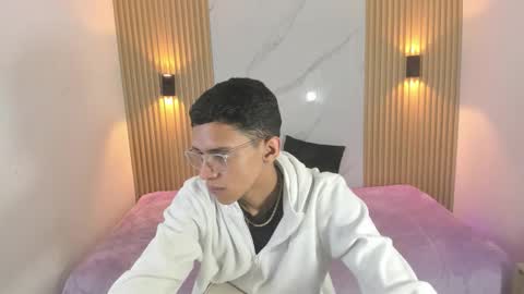 Sam online show from 12.04.25