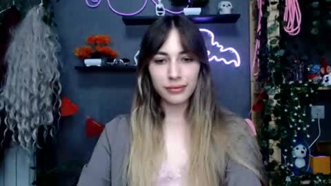 Snapshot of binalina chatting on 10.18.25 binalina online show from 10.18.25