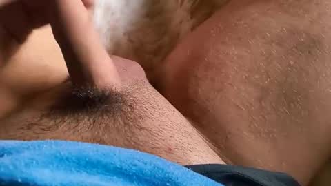 Snapshot of bisasam02 chatting on 12.05.25 pocolococo online show from 12.05.25