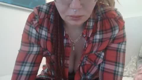 Snapshot of bishaun01 chatting on 11.24.25 Dita online show from 11.24.25