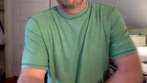 Snapshot of bisonbar chatting on 11.03.25 BisonBar online show from 11.03.25