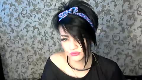 Snapshot of black_hot_01 chatting on 09.17.25 black_hot_01 online show from 09.17.25