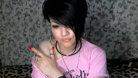 Snapshot of black_hot_01 chatting on 09.21.25 black_hot_01 online show from 09.21.25