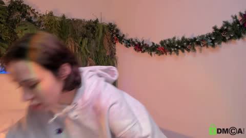 Snapshot of black_jenny chatting on 01.05.25 Jenny online show from 01.05.25