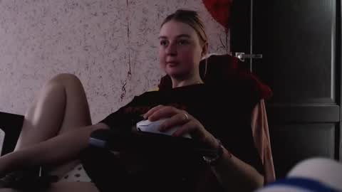 Snapshot of black_neon chatting on 02.16.25 Sasha and Bella online show from 02.16.25