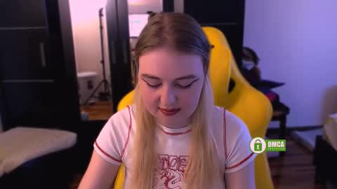 Snapshot of black_neon chatting on 11.24.25 Sasha and Bella online show from 11.24.25