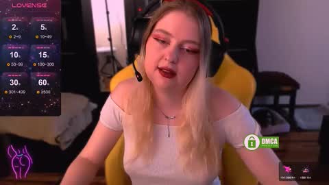 Snapshot of black_neon chatting on 12.04.25 Sasha and Bella online show from 12.04.25