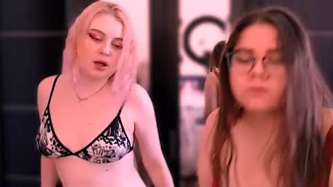 Sasha and Bella online show from 06.15.26