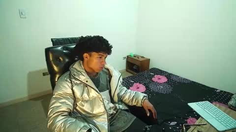 Snapshot of black_tentationx chatting on 02.04.25 black_tentationx online show from 02.04.25