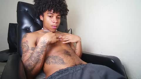 Snapshot of black_tentationx chatting on 03.01.25 black_tentationx online show from 03.01.25