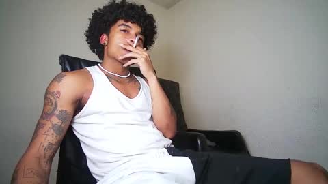 Snapshot of black_tentationx chatting on 03.08.25 black_tentationx online show from 03.08.25